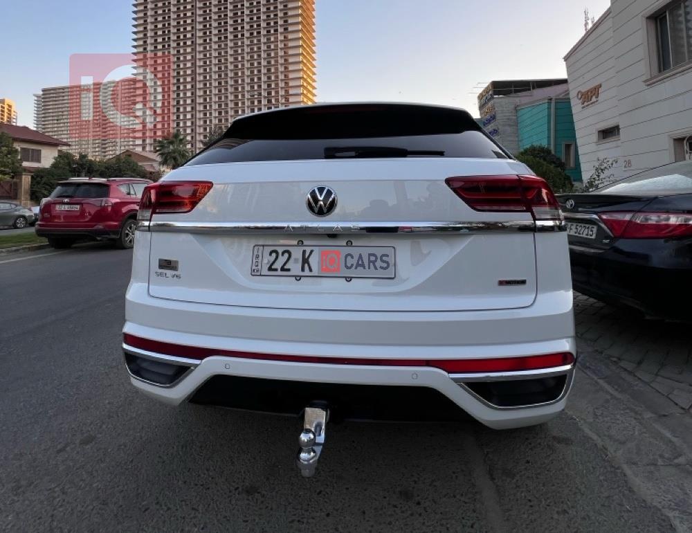 ڤۆڵکسواگن ئەتڵەس کرۆس سپۆرت